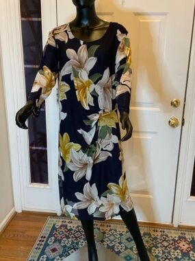Kate and Lily Woman dress
